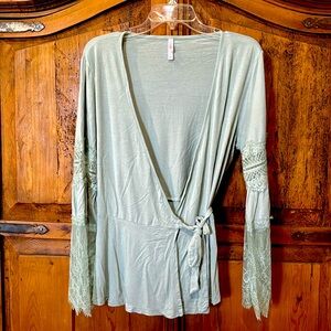 Long sleeve lace waist tie blouse